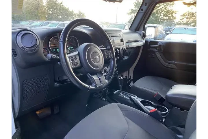 $17089 : Jeep Wrangler Unlimited 2017 image 9