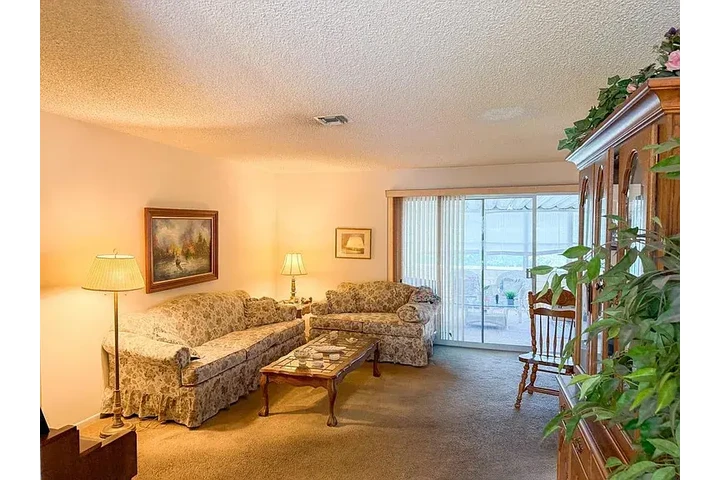 $2500 : This lovely 3-bedroom, 1.5-bat image 4