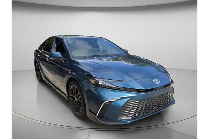 $29982 : Toyota Camry 2025 SE 4dr Sed image 4