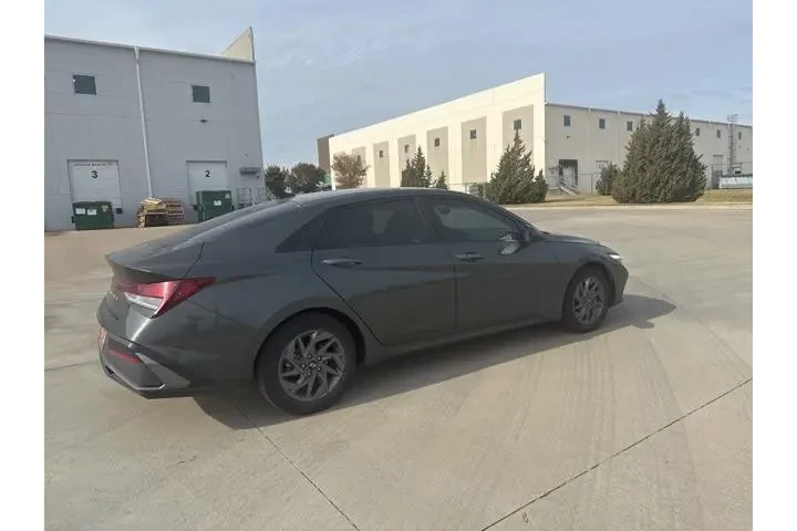 $18896 : Hyundai ELANTRA 2024 SEL 4dr image 5