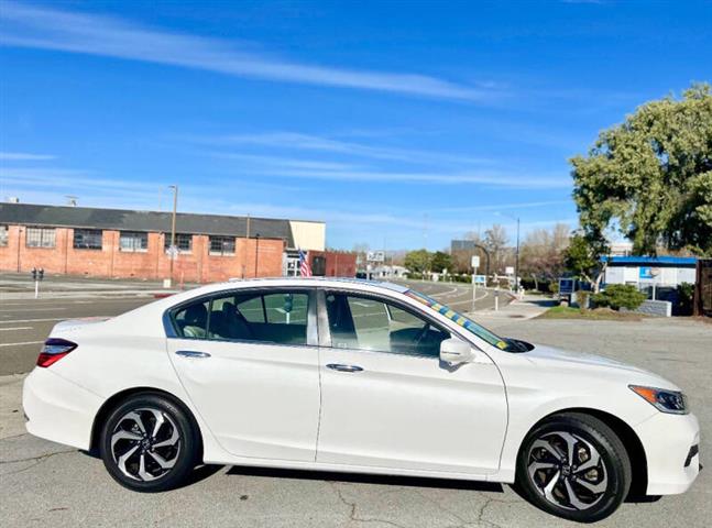 $20995 : 2016 Accord EX image 6