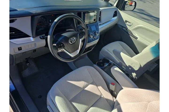$22995 : Toyota Sienna 2017 LE 7-Pass image 7
