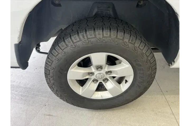 $7990 : Ram 1500 2013 4x4 SLT 4dr Qu image 9