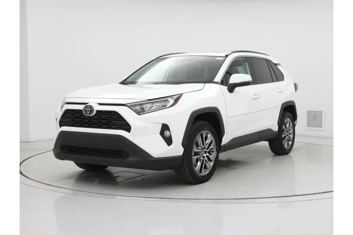 $24998 : Toyota RAV4 2020 XLE Premium image 4