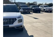 $20550 : Hyundai VENUE 2025 SEL 4dr C thumbnail