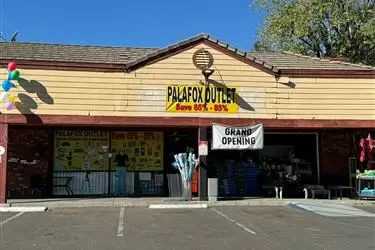 Palafox Outlet en Los Angeles