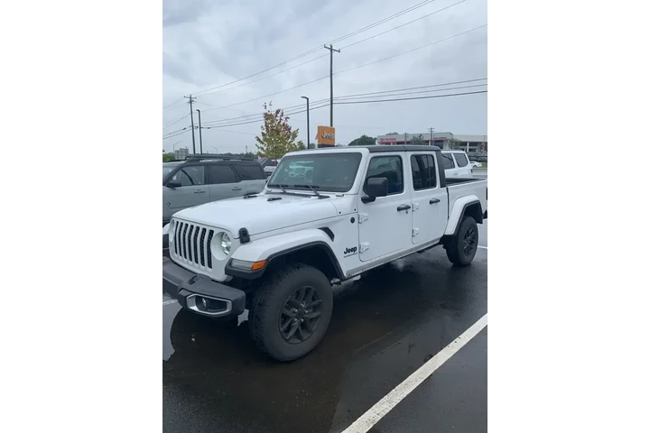 $27918 : Jeep Gladiator 2023 4x4 Spor image 4