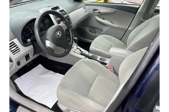 $8900 : 2013 Corolla LE image 8