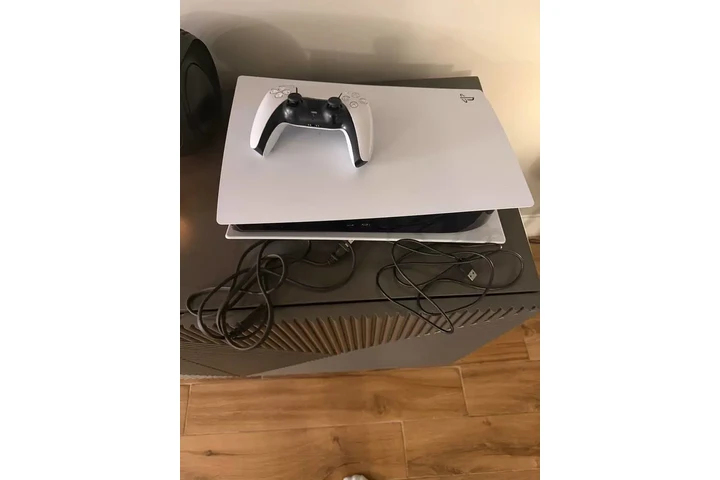$300 : ps5 for sale image 2