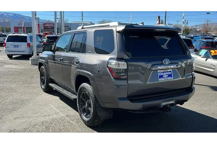 $25484 : Toyota 4Runner 2016 4x2 SR5 image 7