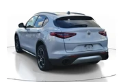 Alfa Romeo Stelvio 2022 AWD thumbnail