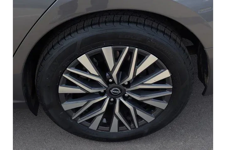 $19999 : Nissan Altima 2024 2.5 SV 4d image 7