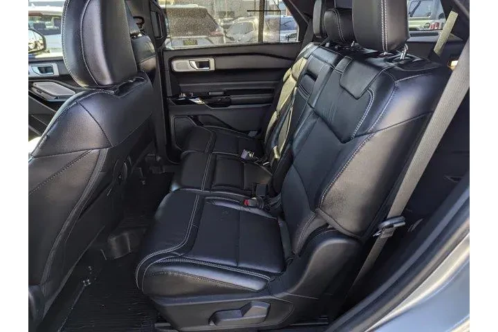 $38999 : Ford Explorer 2022 AWD ST 4d image 8