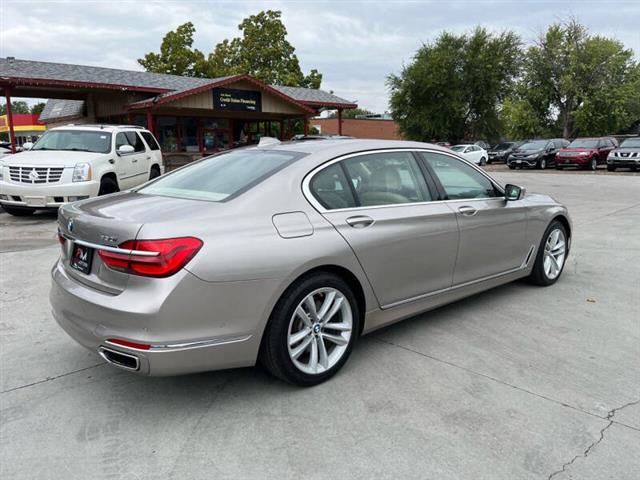 $26500 : 2016 BMW 7 Series 750i xDrive image 9