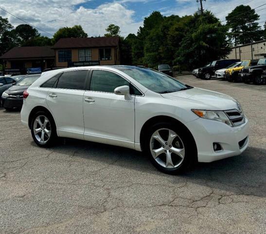 $8900 : 2015 Venza XLE image 9