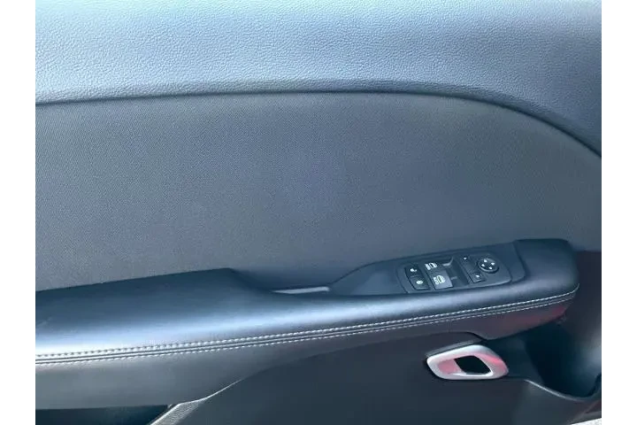 $33990 : Dodge Challenger 2023 GT 2dr image 10