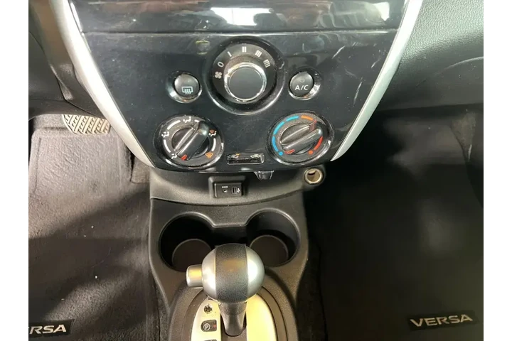 $10000 : Nissan Versa 2018 S 4dr Seda image 8