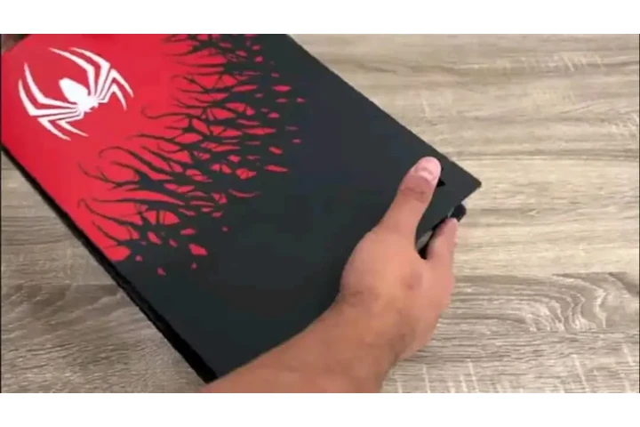 Play Station5Spiderman Edition image 4