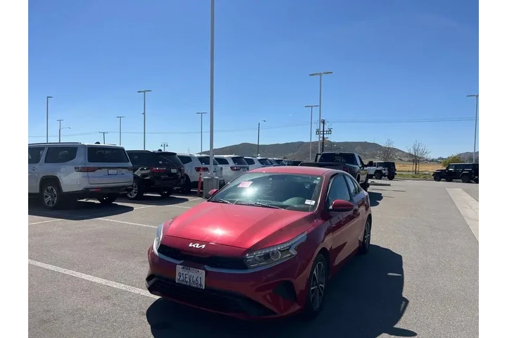 $16805 : Kia Forte 2023 LX 4dr Sedan image 4