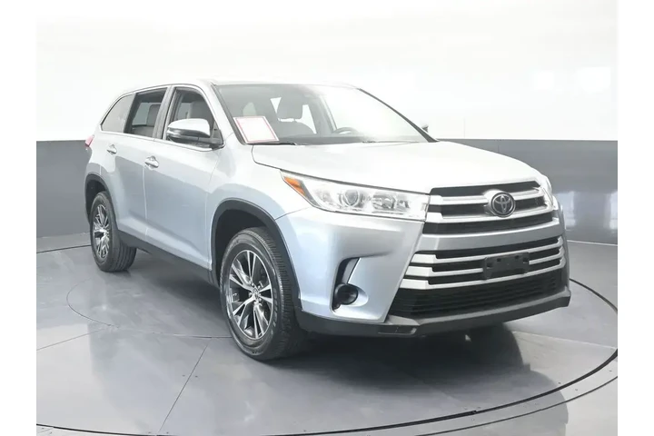 $17991 : Toyota Highlander 2019 LE 4d image 9