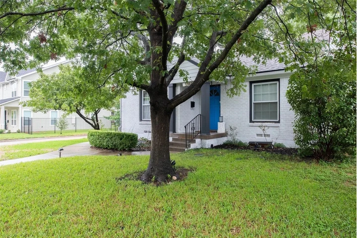 $900 : Beautiful hardwood floor home image 1