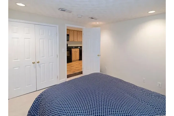 $1200 : HOUSE RENT IN WASHINGTON DC image 9