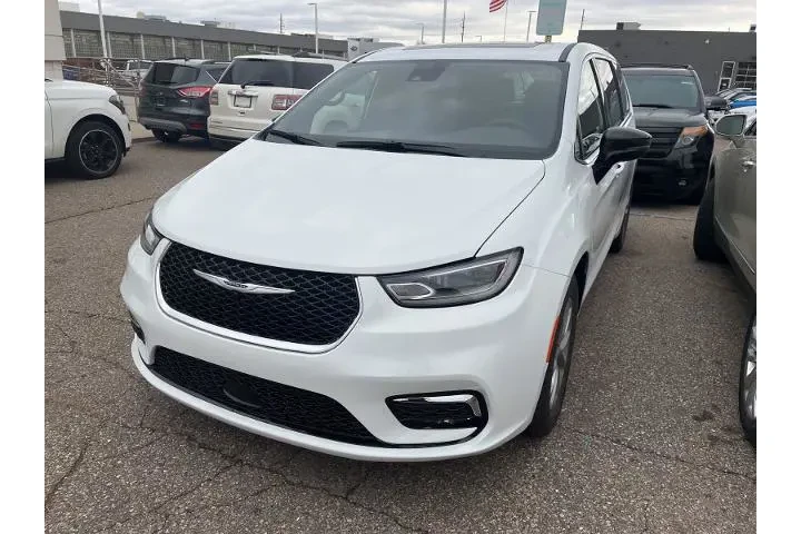 $39995 : Chrysler Pacifica 2026 Limit image 4