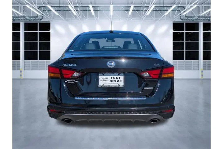 $17990 : Nissan Altima 2022 2.0 SR 4d image 5