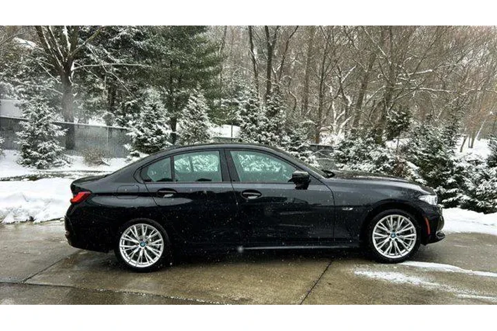 $25500 : BMW 3 Series 2023 AWD 330e x image 9