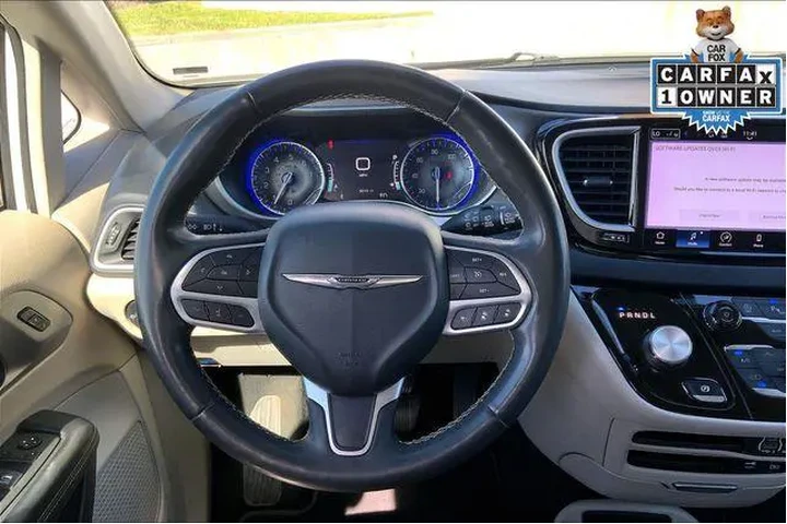 $25985 : Chrysler Pacifica 2022 Touri image 5