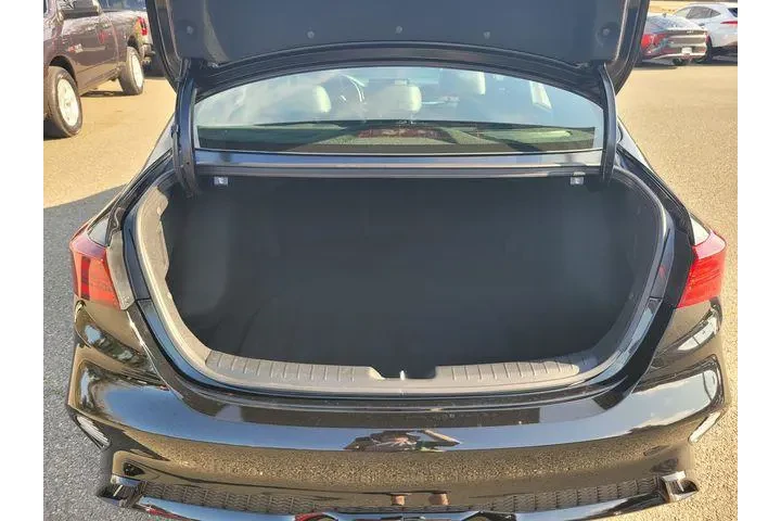 $20342 : Kia Forte 2024 GT-Line 4dr S image 8