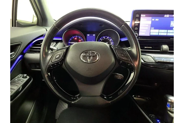 $15998 : Toyota C-HR 2020 XLE 4dr Cro image 10