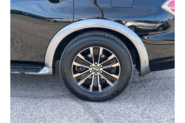 $20197 : Nissan Armada 2018 4x4 Plati image 5