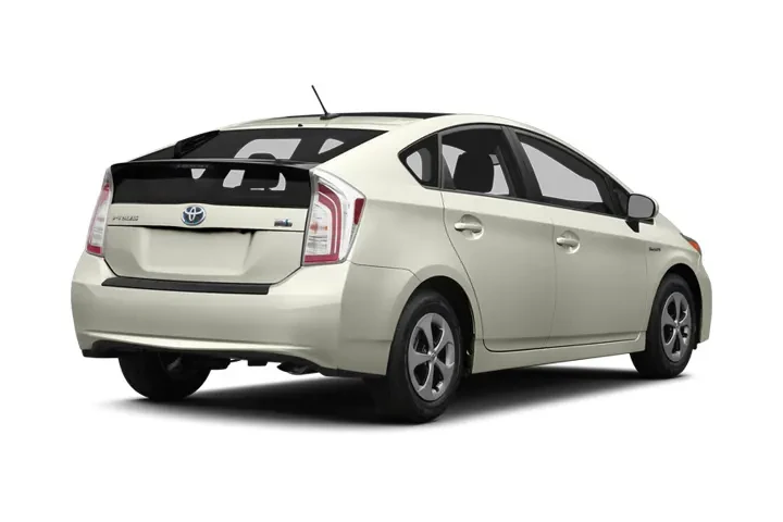 2014 Prius Two image 2