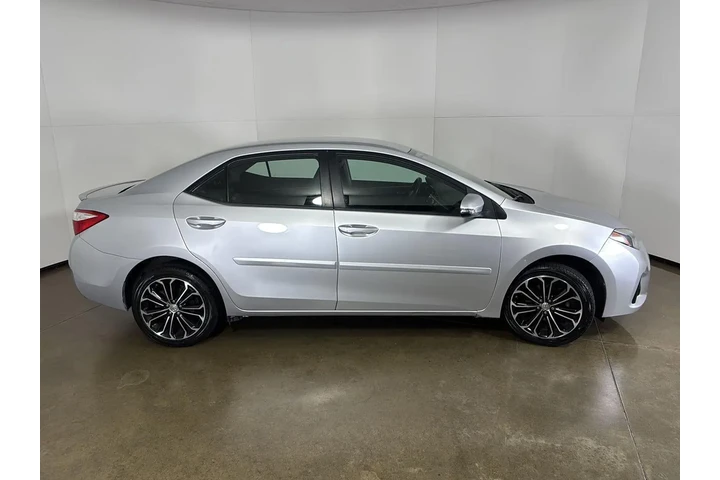 $15000 : 2015 Corolla S Plus image 9
