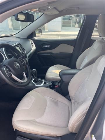 $16495 : PRE-OWNED 2016 JEEP CHEROKEE image 8