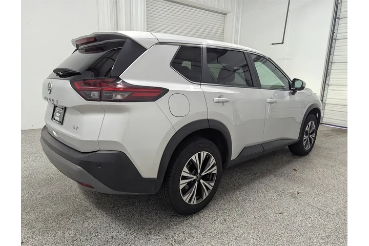 $21297 : Nissan Rogue 2023 SV 4dr Cro image 3