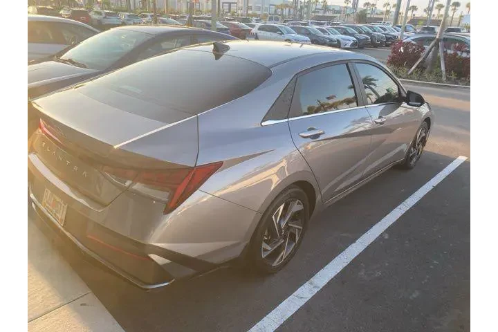 $17980 : Hyundai ELANTRA 2024 SEL 4dr image 5