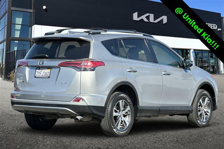 $20998 : Pre-Owned 2017 RAV4 XLE image 4