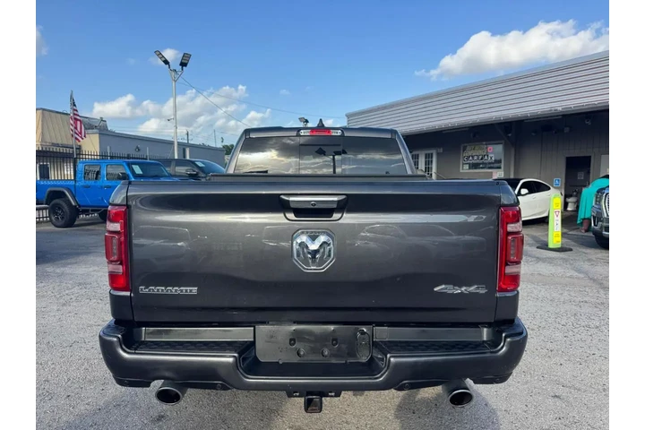 2022 RAM 1500 Laramie Crew Ca image 5