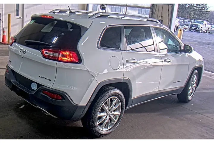 $7995 : 2014 Cherokee Limited image 5