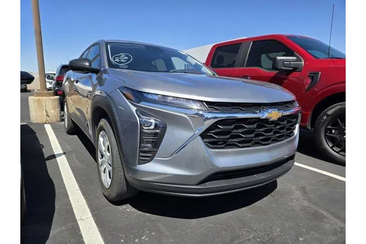 $19992 : Chevrolet Trax 2025 LS 4dr C image 1