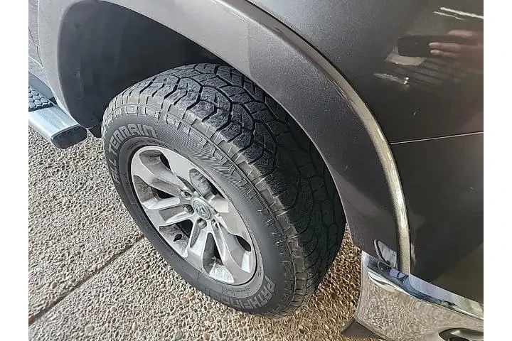 $27247 : Ram 1500 2020 4x4 Laramie 4d image 5