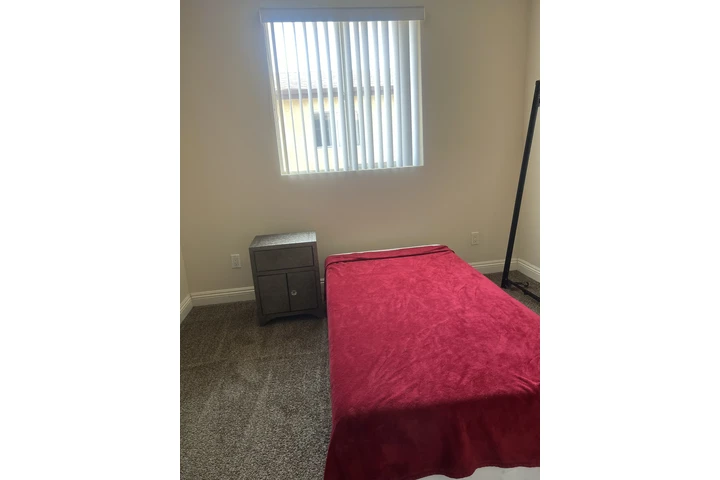 $950 : Rento Recamara image 1