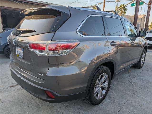 $17995 : 2015 Highlander XLE FWD V6 image 4