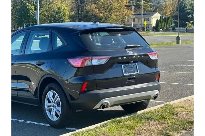 $18995 : Ford Escape 2022 S 4dr SUV image 10