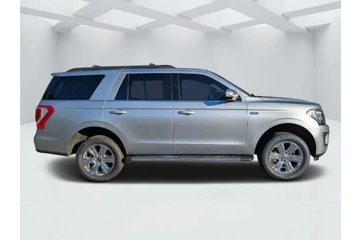 $26399 : Ford Expedition 2020 4x4 XLT image 2