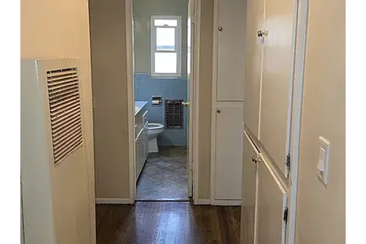$2100 : Beautiful 2bedroom in LA image 3