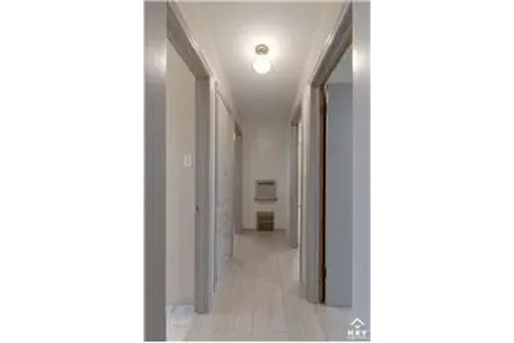 $1300 : Rental property with 3 bedro image 9