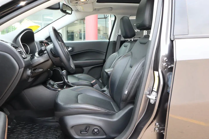 $23587 : 2018 Compass Limited 4x4 image 7